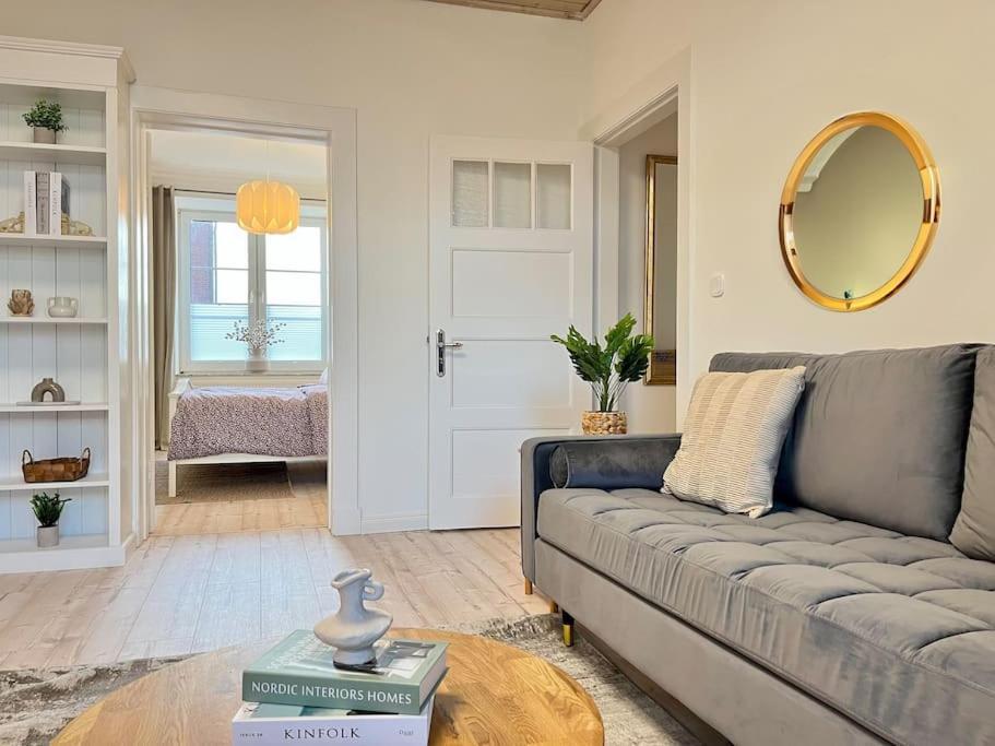 Apartment Perlmutt Mit Balkon ฮูซุม ภายนอก รูปภาพ